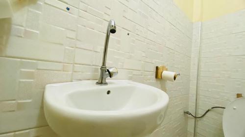 582138f6-398b-47c8-ad23-d93e02134c4b